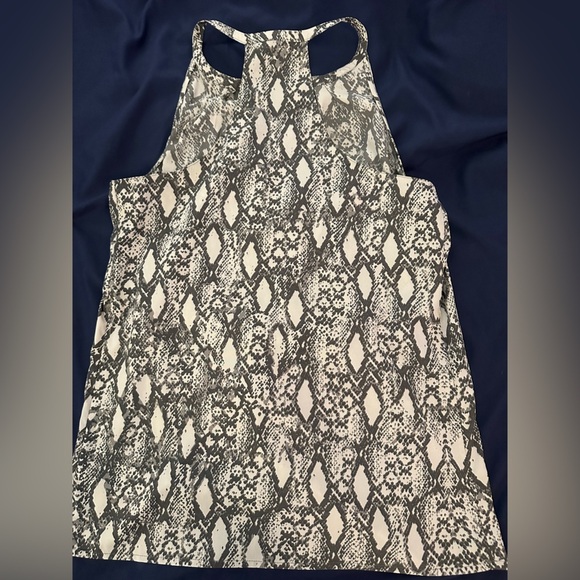 Banana Republic Snakeskin Print Top – Size Small - EUC - Picture 4 of 5